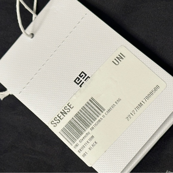 Men’s Givenchy Antigona U Camera Bag - Picture 7 of 16